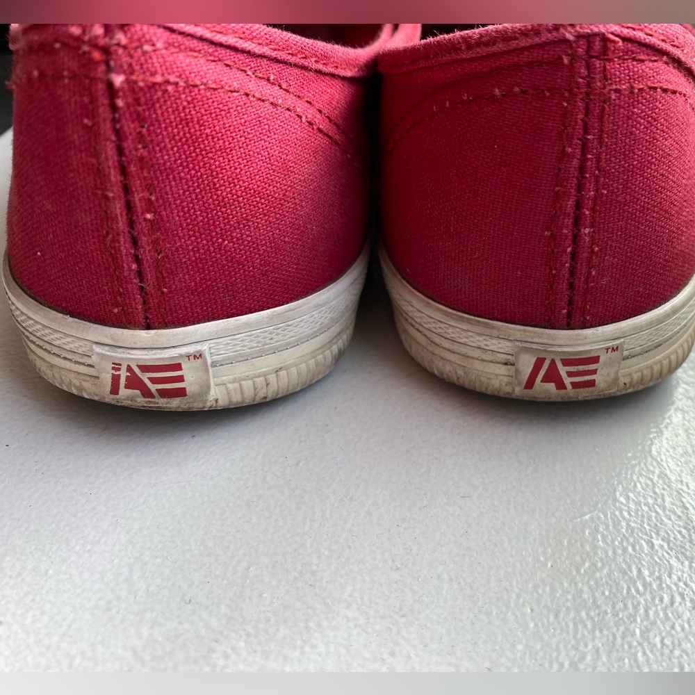 ⭐️FREE w bundle AMERICAN EAGLE Outfitters Red Canvas Shoes Sneakers US women’s 9 - Picture 5 of 6